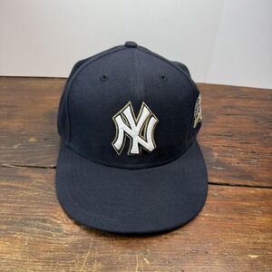 New York Yankees Hat Cap Fitted Mens 7 1/8 Blue MLB Baseball 59FIFTY New Era